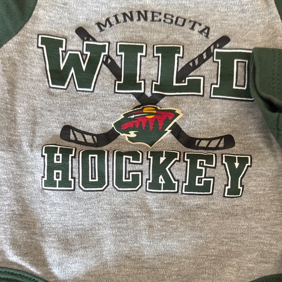 NHL Minnesota Wild Kids Onesies - Green, Black, Gray - Picture 3 of 5